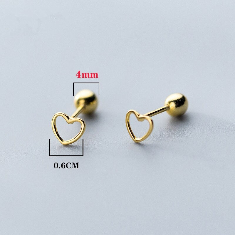 Süße und kleine Ohrstecker mit hohlem Liebesherz