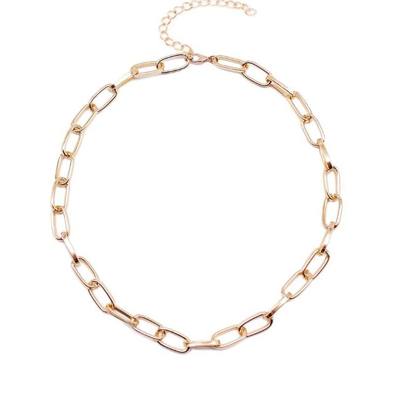 Dicke und klobige Halskette im Punk-Stil