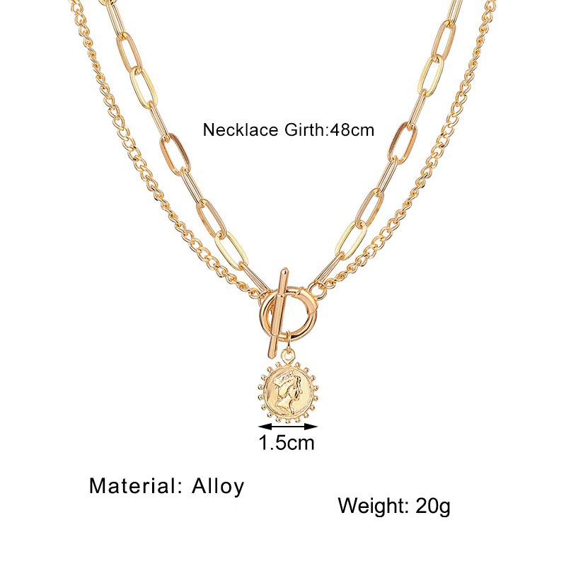 Dicke, mehrlagige Kette mit Anhänger in verschiedenen Stilen