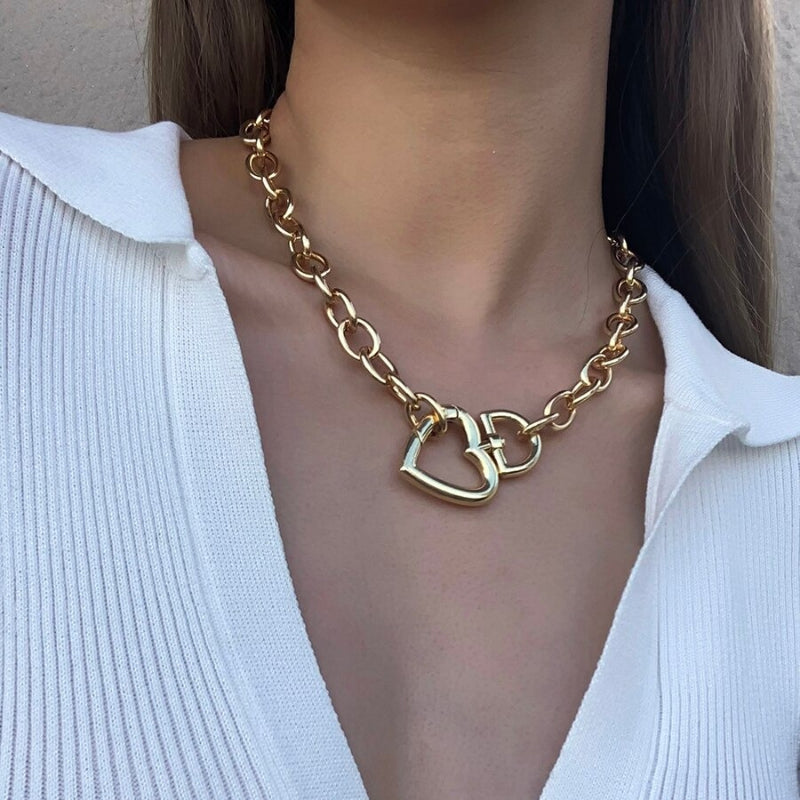 Dicke und klobige Statement-Halsketten mit Herzverschluss