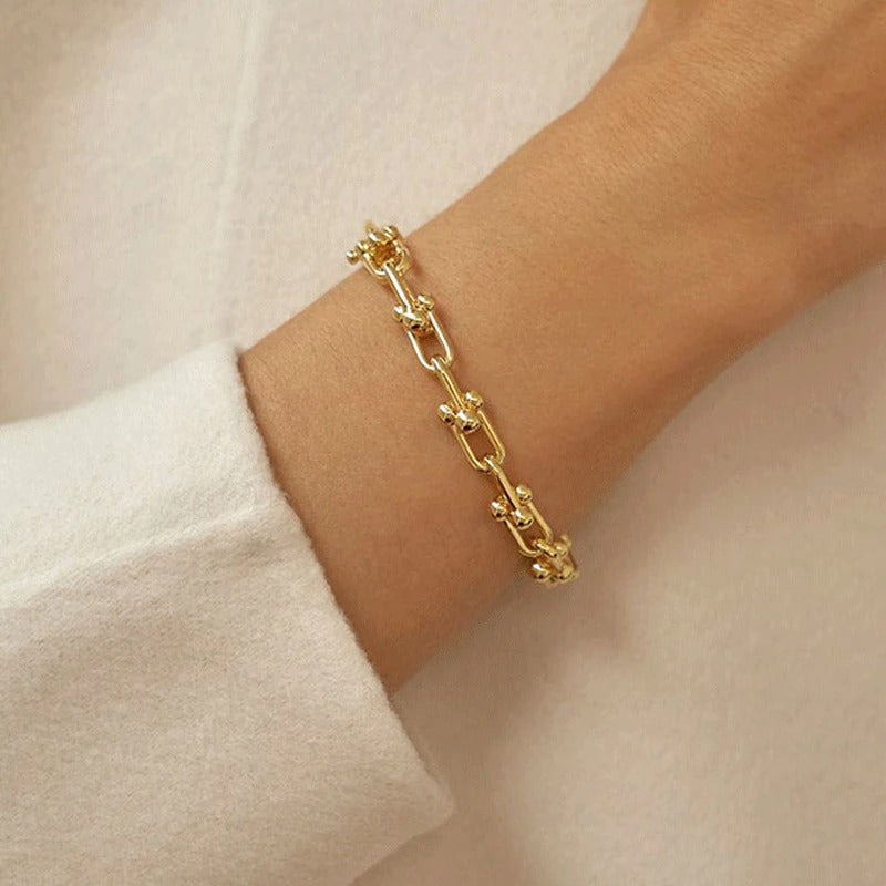 Dicke und klobige U-förmige Kettenarmbänder
