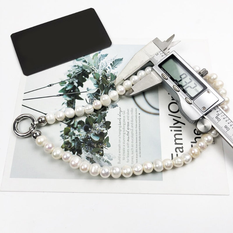 Zeitlose Mode Süßwasserperlen mit runden Charm-Halsketten