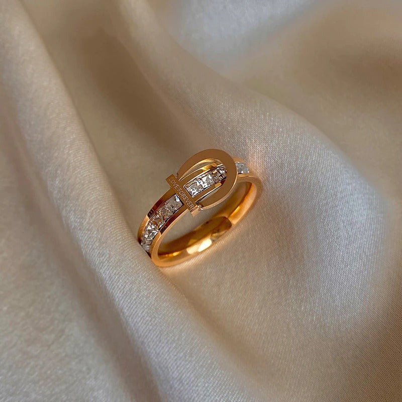 Zeitlose Mode Römische Ziffern und Gürtelschnallenförmige Ringe