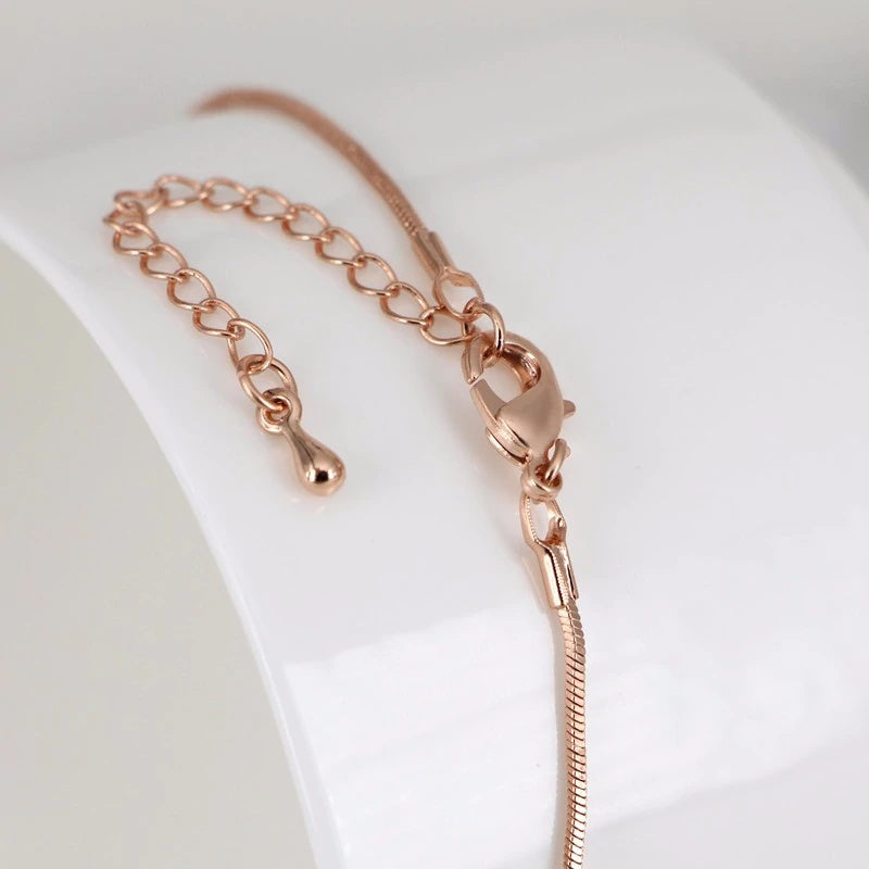 Halskette mit Lebensbaum und Strasssteinen