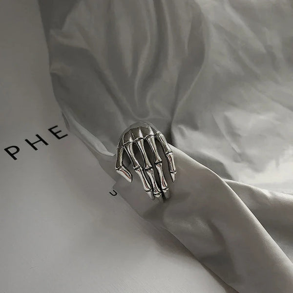 Silberner Skelettring - Schicker Skeletthandschmuck