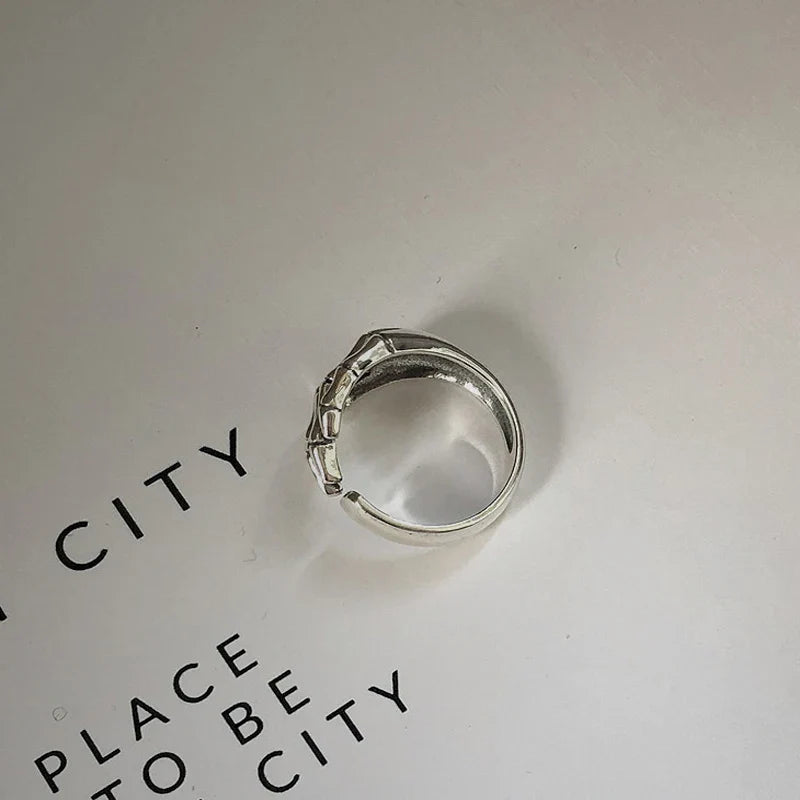 Silberner Skelettring - Schicker Skeletthandschmuck