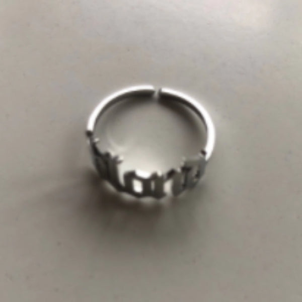 Trendy personalisierter und verstellbarer Namensring