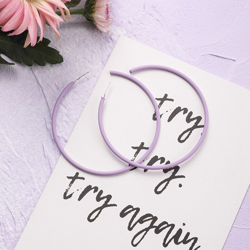 Trendy Fashion Very Peri Flower Theme Geometrische Ohrringe Kollektion