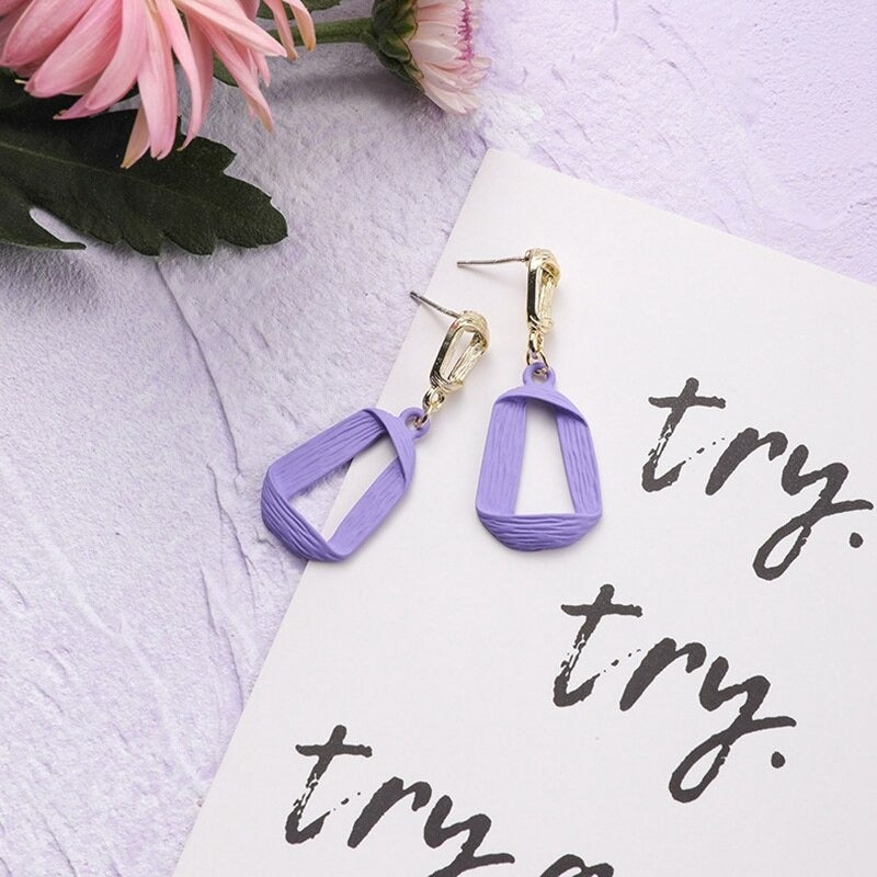 Trendy Fashion Very Peri Flower Theme Geometrische Ohrringe Kollektion