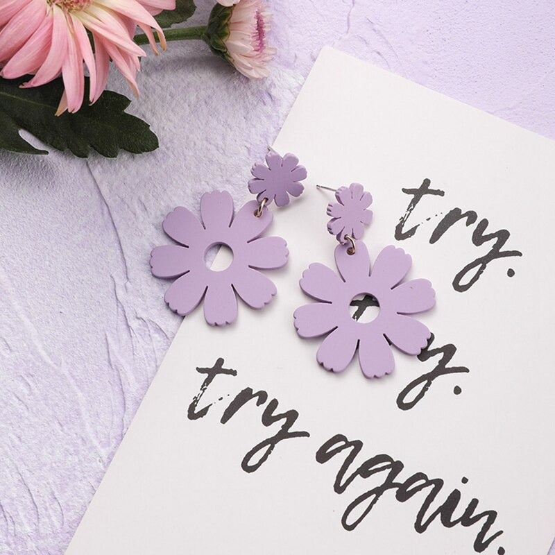 Trendy Fashion Very Peri Flower Theme Geometrische Ohrringe Kollektion