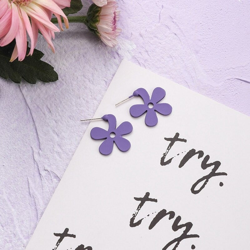 Trendy Fashion Very Peri Flower Theme Geometrische Ohrringe Kollektion