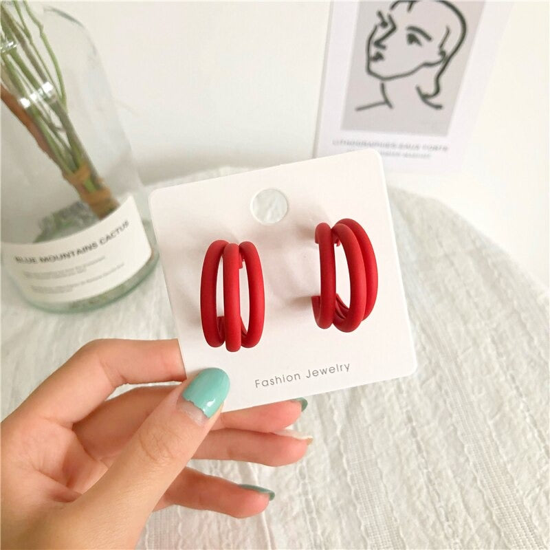 Trendy Statement-Ohrring-Kollektion im geometrischen Stil im Retro-Look