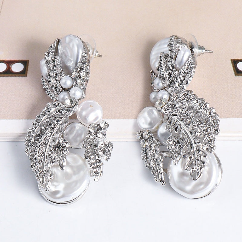 Trendy Wundervolle Perlen und Strass Tropfen Ohrringe Kollektion