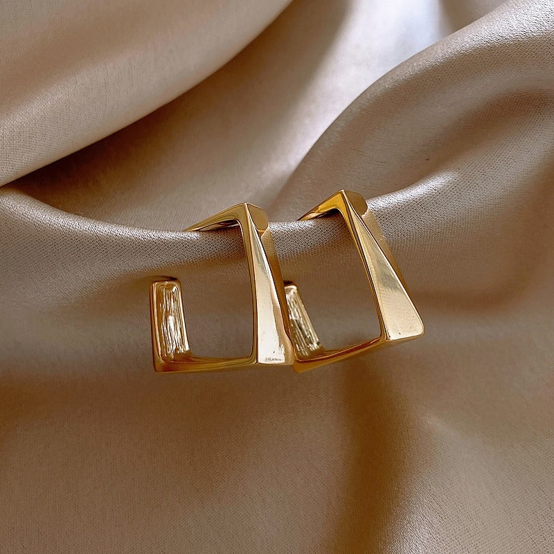 Trendy und schicke geometrische Creolen-Kollektion