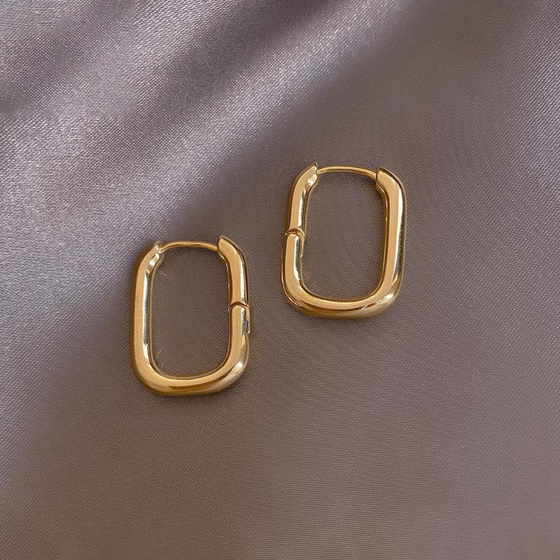 Trendy und schicke geometrische Creolen-Kollektion