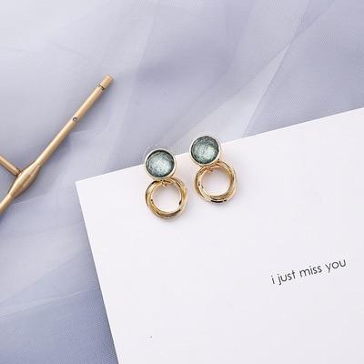 True Blue – Geometrische, modische Tropfenohrringe