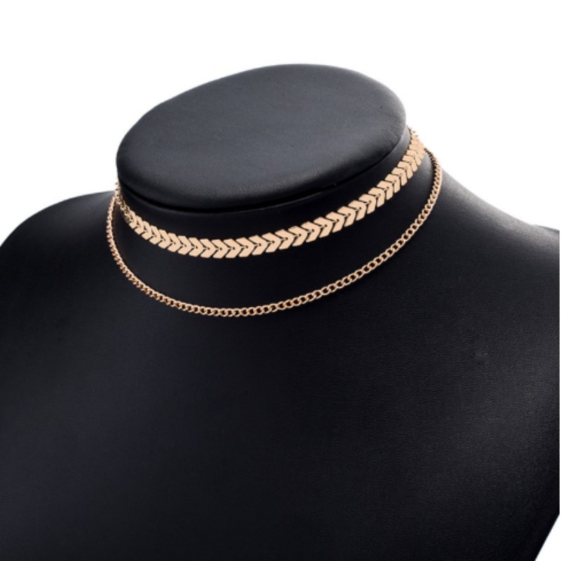 Zweireihige Halskette mit Kettenanhänger