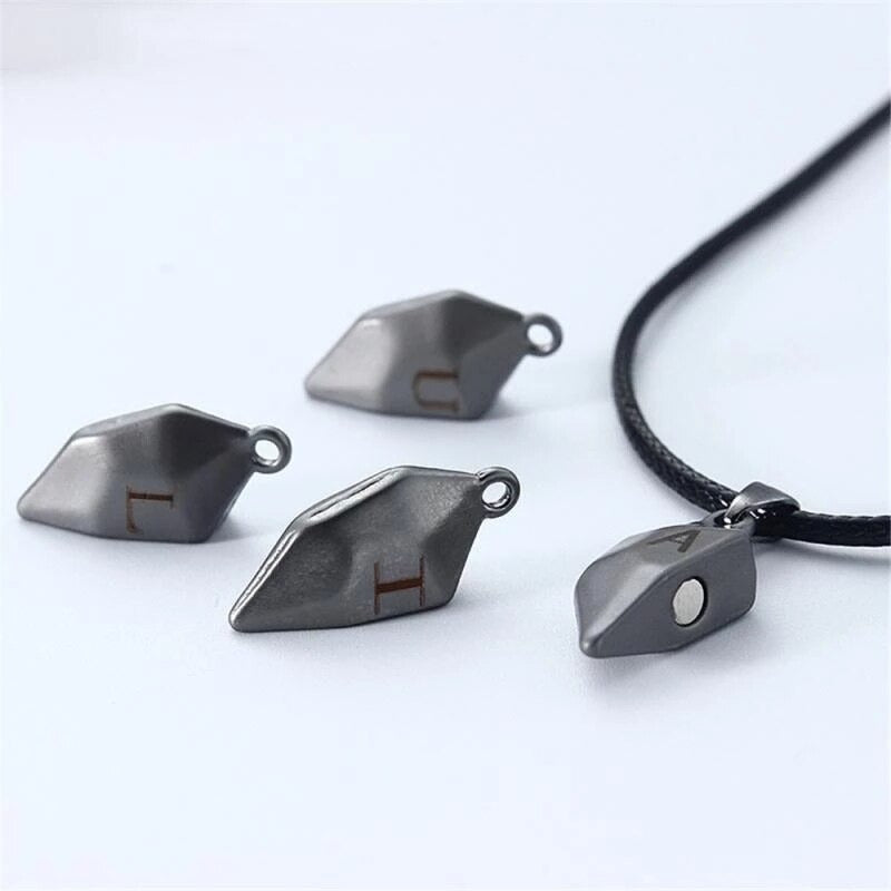 Zweiteilige personalisierte magnetische Anziehungskraft herzförmige Paar-Anhänger-Halsketten