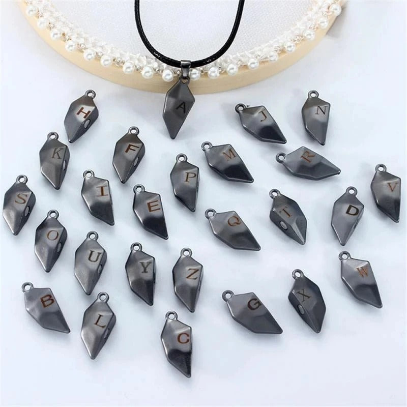 Zweiteilige personalisierte magnetische Anziehungskraft herzförmige Paar-Anhänger-Halsketten