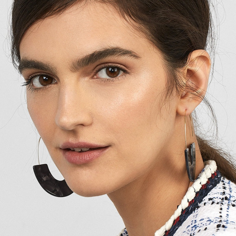 U-förmige Marmor-Tropfenohrringe