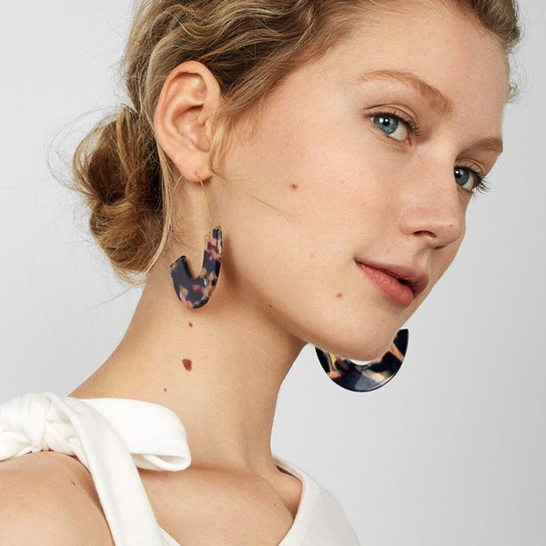 U-förmige Marmor-Tropfenohrringe