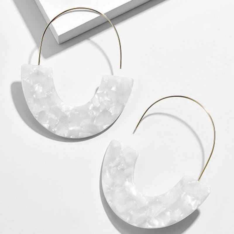 U-förmige Marmor-Tropfenohrringe