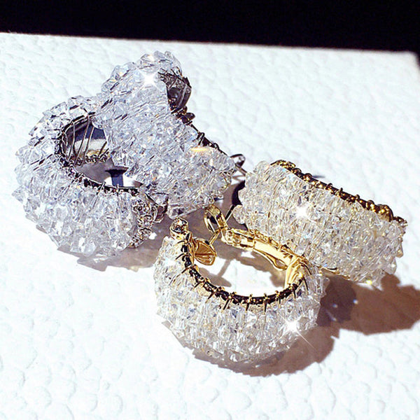 Ultra-funkelnde, mit Strasssteinen besetzte Ohrringe