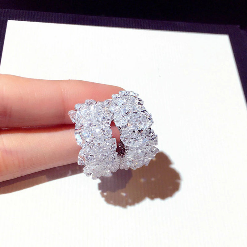 Ultra-funkelnde, mit Strasssteinen besetzte Ohrringe