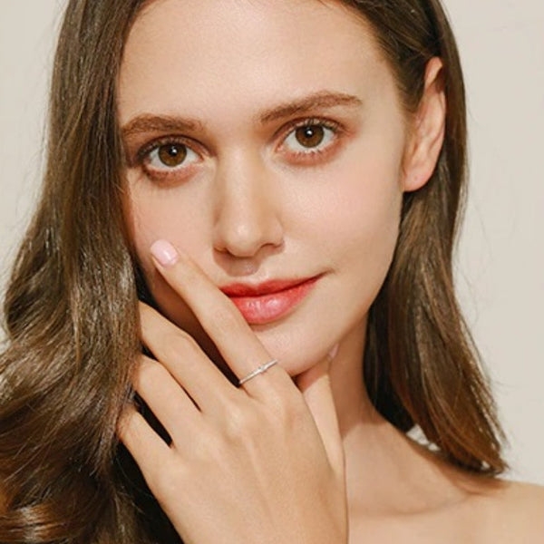 Ultradünne, quadratische, mit Zirkonen verzierte Sterlingsilberringe