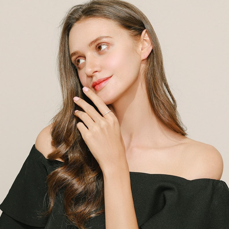 Ultradünne, quadratische, mit Zirkonen verzierte Sterlingsilberringe