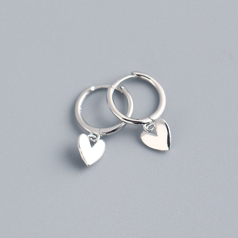 Handgemachte minimalistische Liebe Herz Charm Creolen