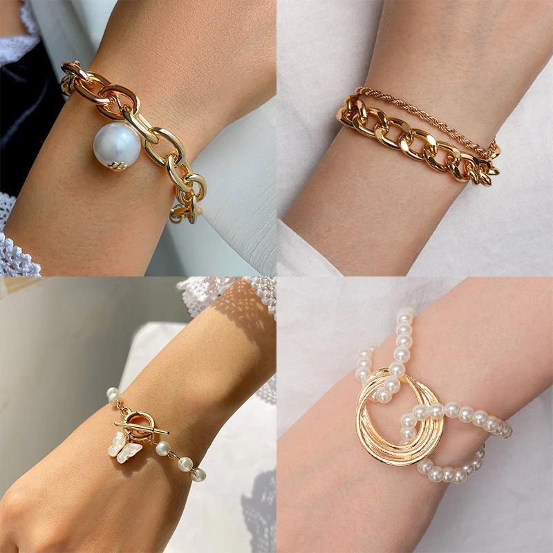 Verschiedene Stile von dicken, mehrschichtigen Perlenarmbändern