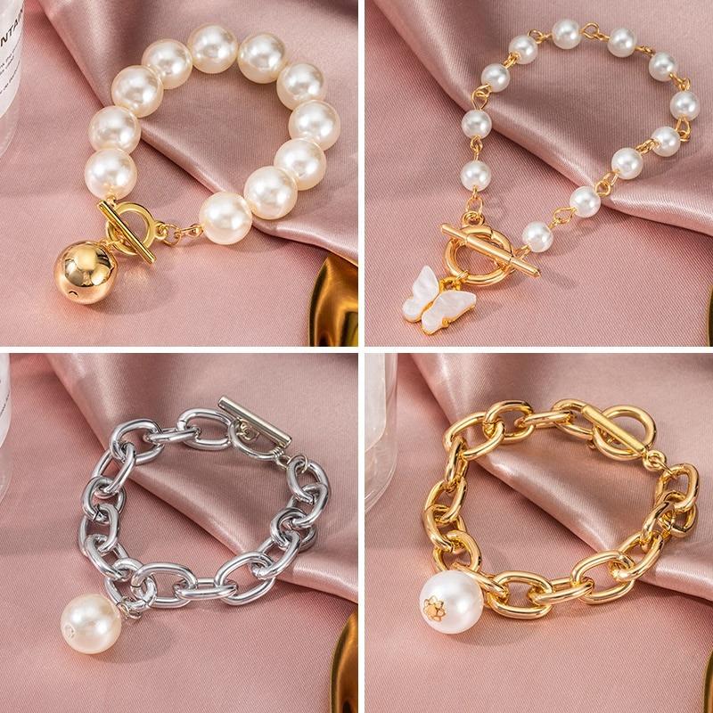 Verschiedene Stile von dicken, mehrschichtigen Perlenarmbändern