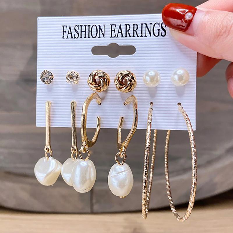 Creolen-Set mit Quasten und Perlen in verschiedenen Stilen