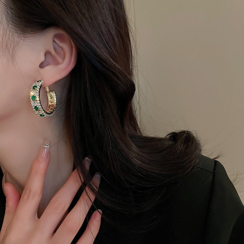 Kräftig grüne, smaragdgrüne Zirkon-Creolen