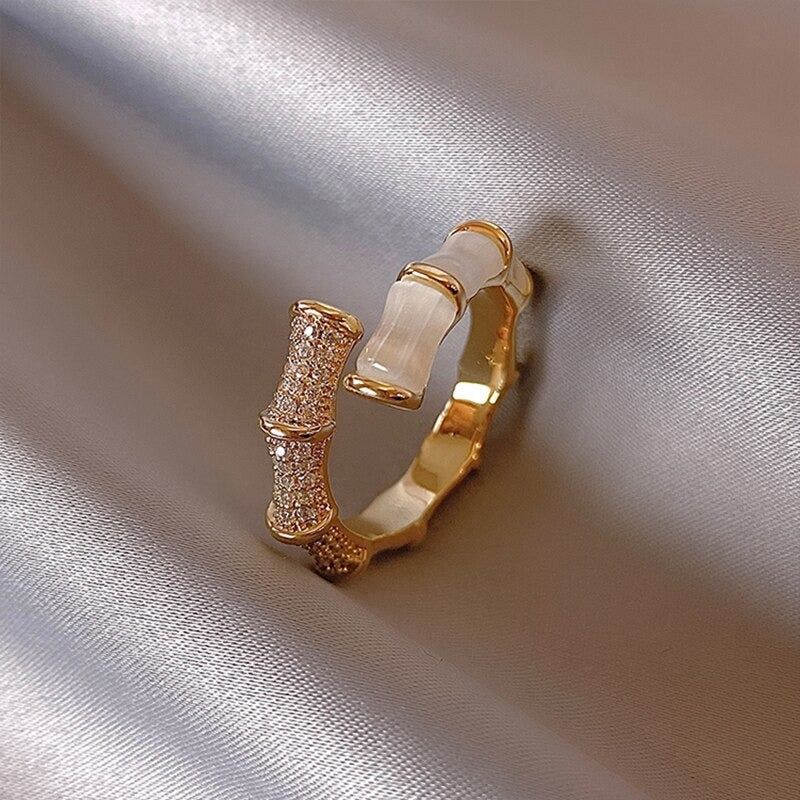 Lebendige Luxus-Opal-Bambus-Form, verstellbare offene Ringe