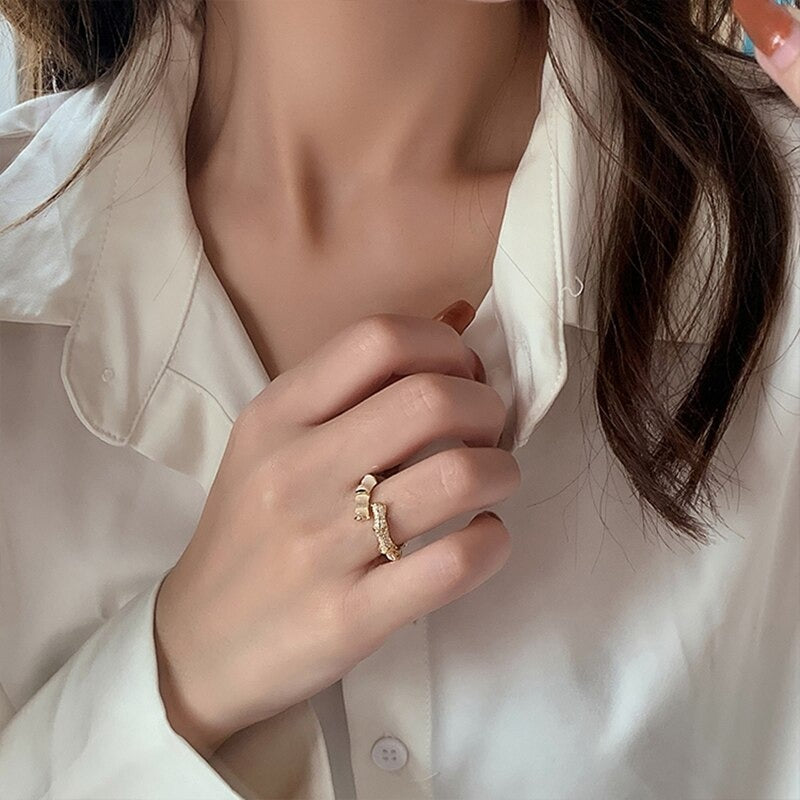 Lebendige Luxus-Opal-Bambus-Form, verstellbare offene Ringe