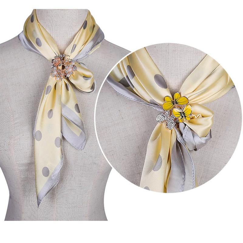 Leuchtender Schalschnallenring mit Strasssteinen und Perlen