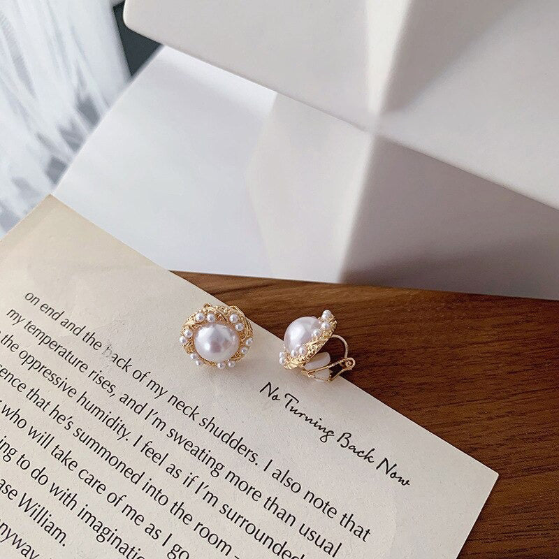 Kollektion Ohrclips mit runden Perlen im Vintage-Charme