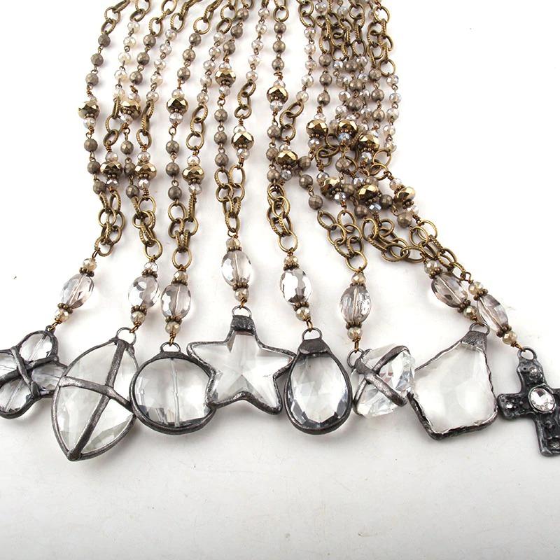 Vintage Halsketten mit Anhänger aus klarem Glas