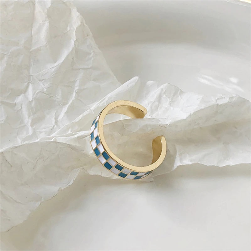 Ringe für Paare mit größenveränderbarem Karomuster im Vintage-Stil