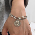 Vintage-Armband mit dicker Kette und Münzkopf-Charm