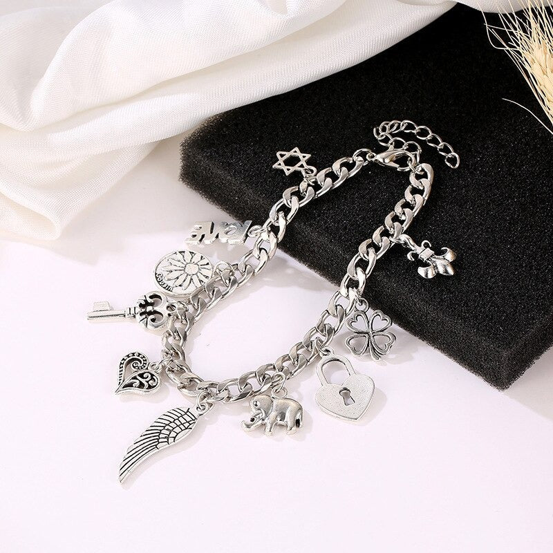 Silberfarbene Vintage-Modearmbänder mit mehreren Charms