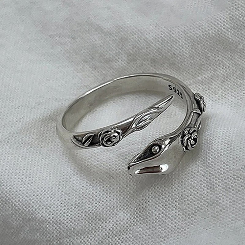 Versilberte Vintage-Ringe mit Rosenblüten- und Schlangenmotiv, verstellbar