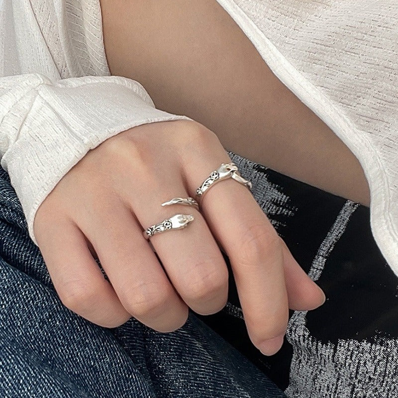 Versilberte Vintage-Ringe mit Rosenblüten- und Schlangenmotiv, verstellbar
