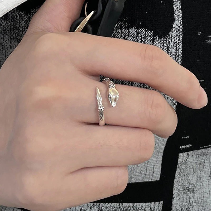 Versilberte Vintage-Ringe mit Rosenblüten- und Schlangenmotiv, verstellbar