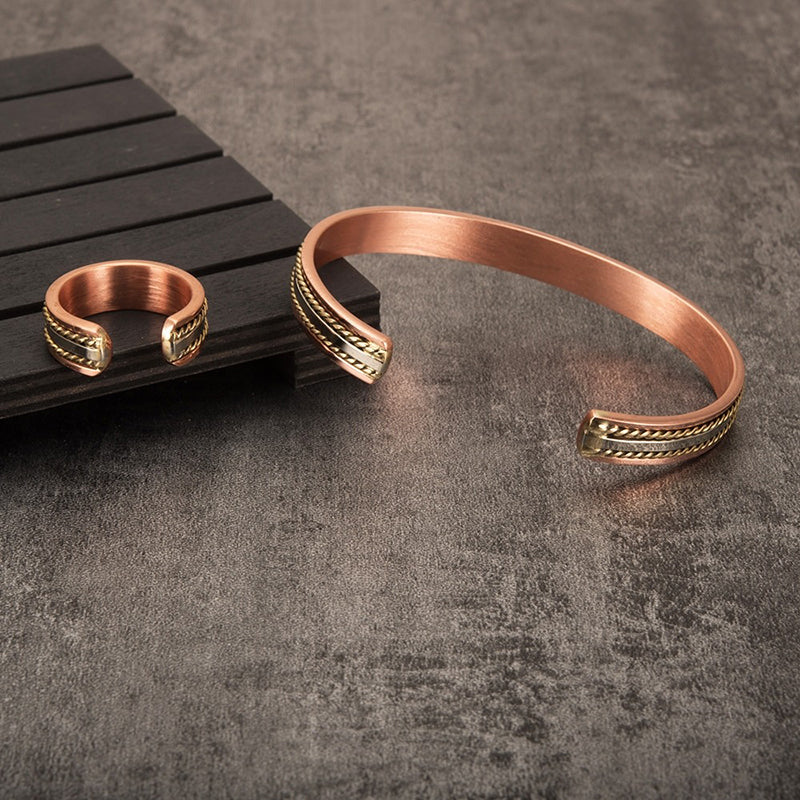 Verstellbares Set aus magnetischen Manschettenarmbändern und Ringen im Vintage-Stil im gedrehten Stil