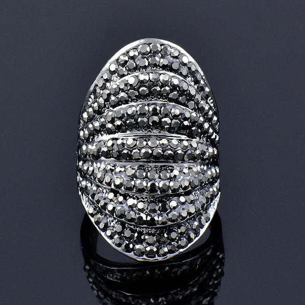 Vintage-inspirierte schwarze und weiße Zirkonia-Ringe