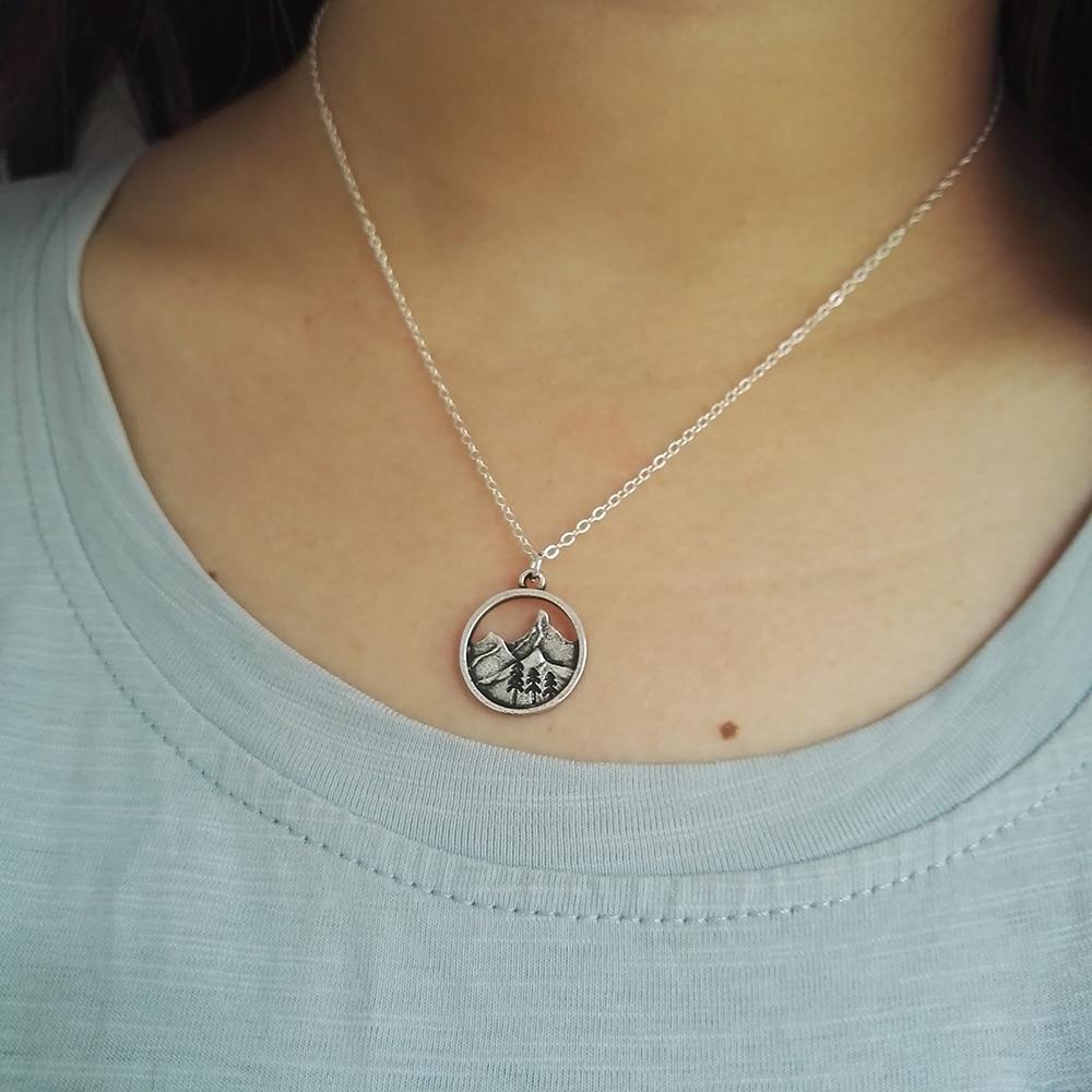 Wanderlust Halskette mit Anhänger „Kiefernbaum“ für Outdoor-Camping