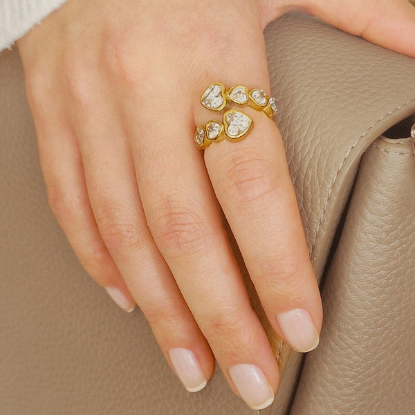 Ring mit Kristallherzen